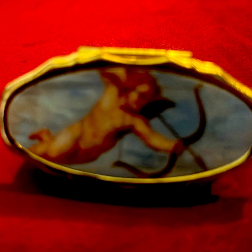 Vintage lipstick holder